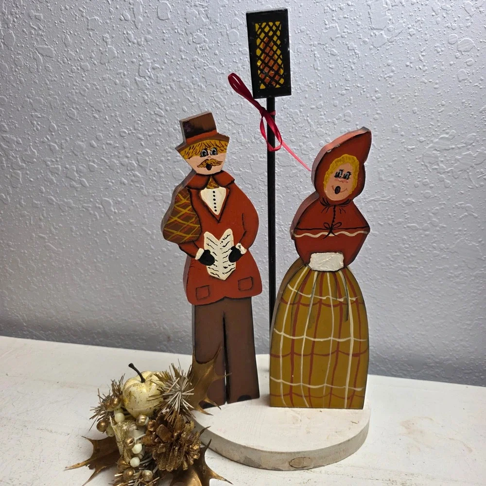 CLEARANCE 💲6️Vintage 70s Hand Painted Wood Christmas Carolers‎ Lantern Folk Art